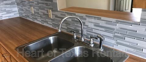 Building Photo - 275 Paintbrush-