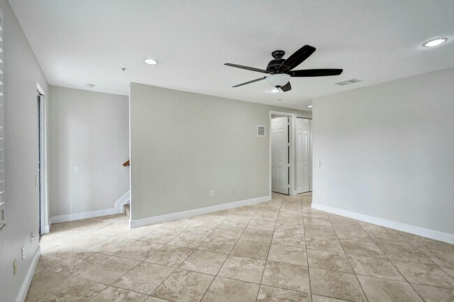 Building Photo - 1252 Piazza Antinori