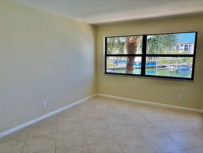 Building Photo - 1031 Anglers Cove