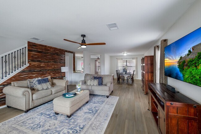 Primary Photo - 2941 Candleberry Dr