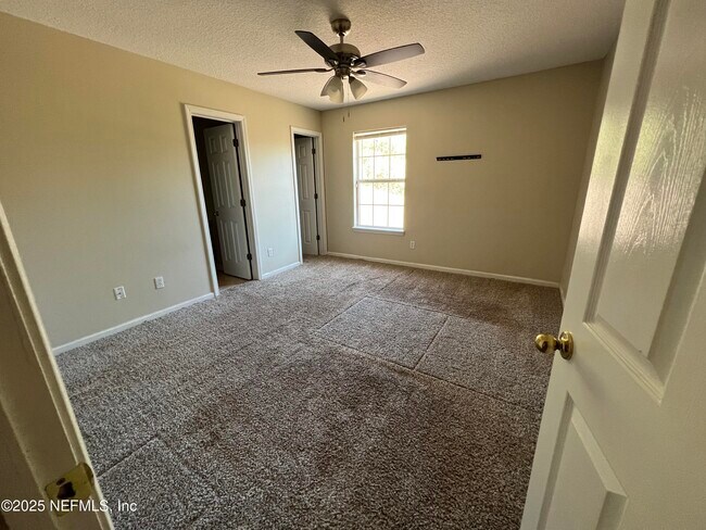 Building Photo - 621 Southbranch Dr