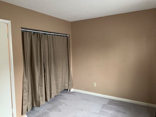 Building Photo - Gated Community, 1.5 Miles to Beach, Pet F...