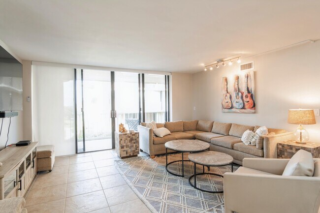 Building Photo - 3200 S Ocean Blvd