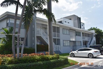 Building Photo - 9720 Bay Harbor Terrace