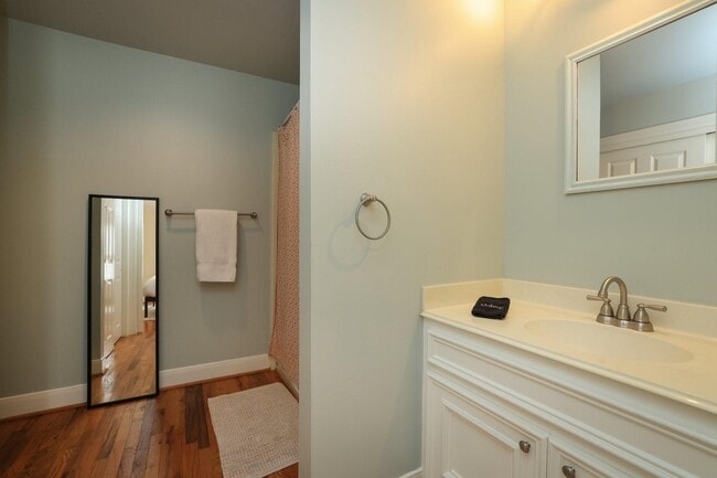 Building Photo - 1132 Oxford St