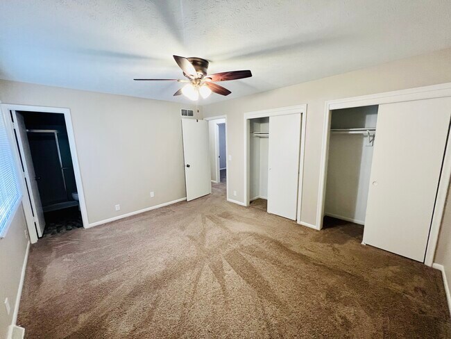 Building Photo - 5035 S 163rd Ave