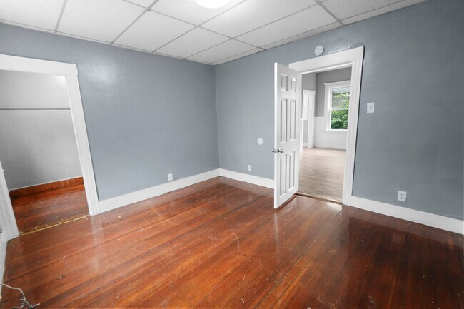 Building Photo - 15 1/2 Mendon Street