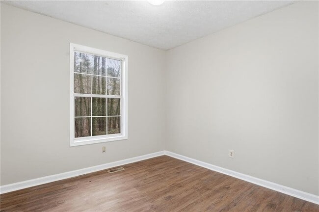 Building Photo - 181 N Springs Dr