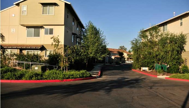 Primary Photo - Murphy Commons Apartments
