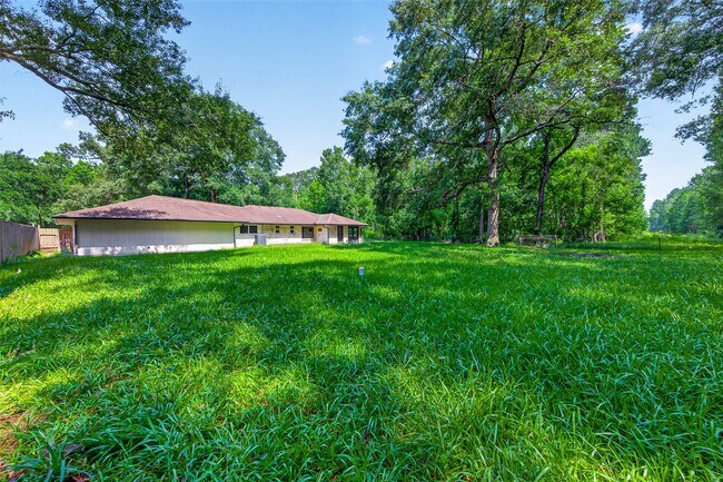 Building Photo - 18747 Woodridge Dr