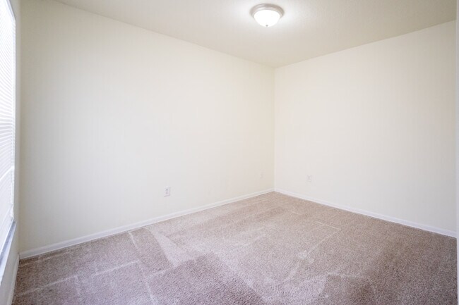 Building Photo - ICW-821 Orchid Dr.