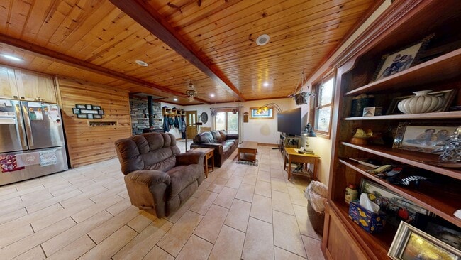 Building Photo - 1 Bed 1 Bath Home in the Country