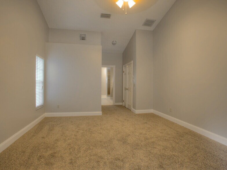 Building Photo - 2714 Mock Orange Ct