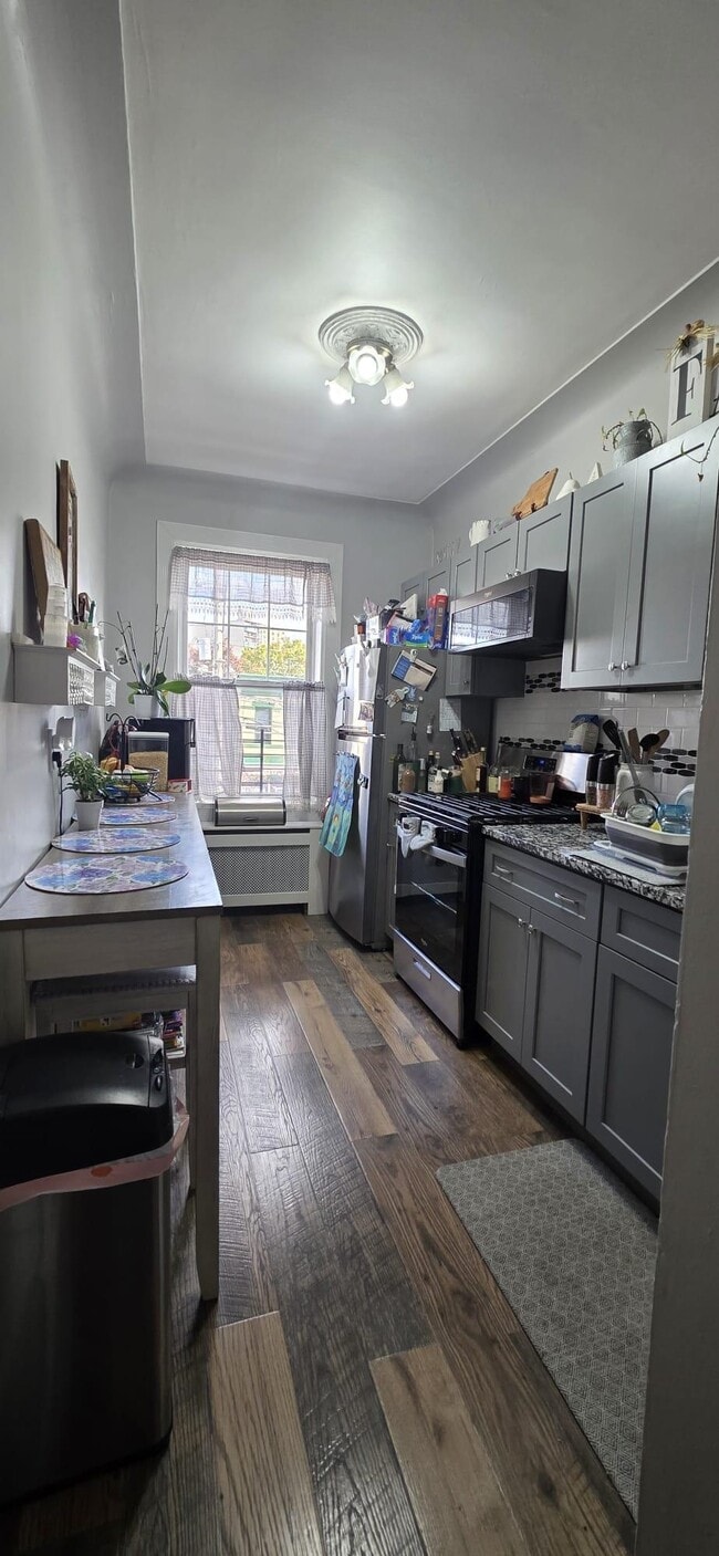 Building Photo - 1715 Palisade Ave