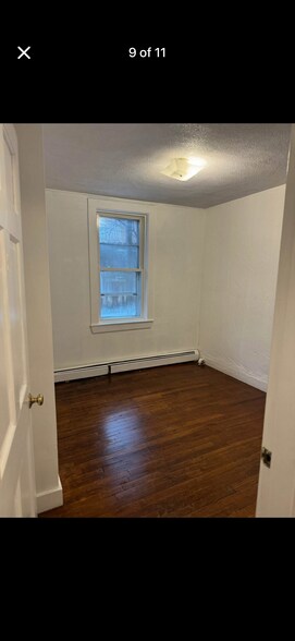 Building Photo - 49R Siren St