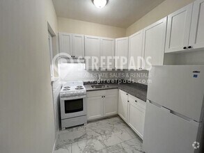 Building Photo - bedroom in Boston MA 02135