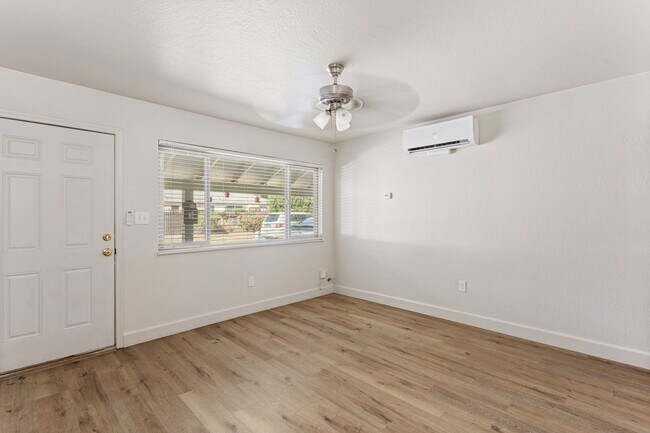 Building Photo - 521nha