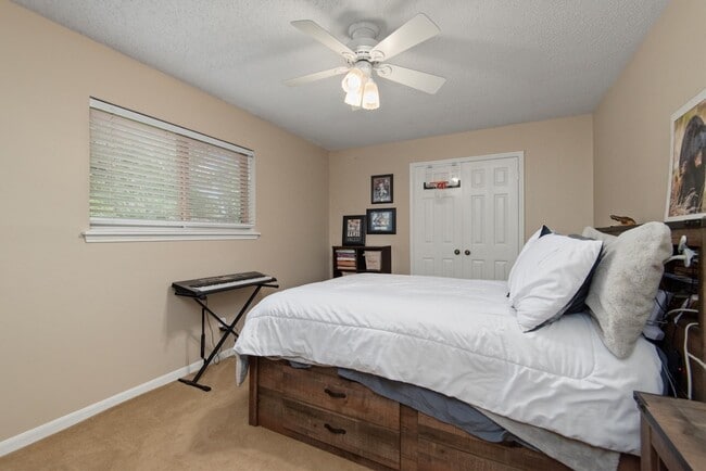 Building Photo - 16130 Hexham Dr