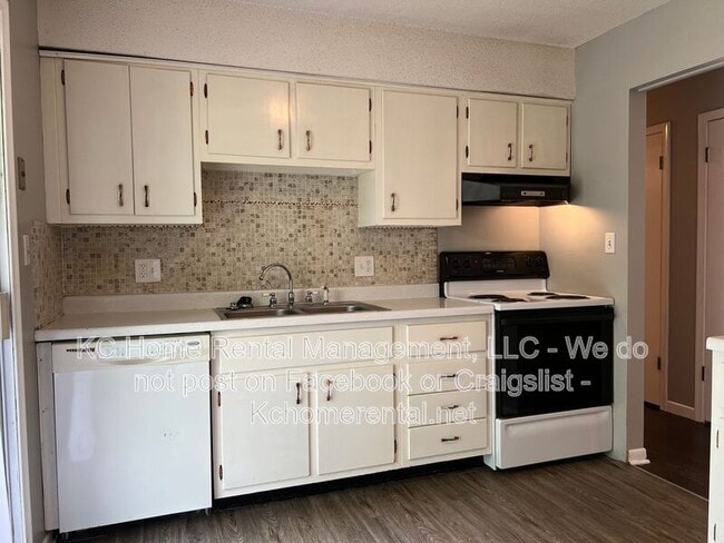 Building Photo - 6708 W 71st Terrace