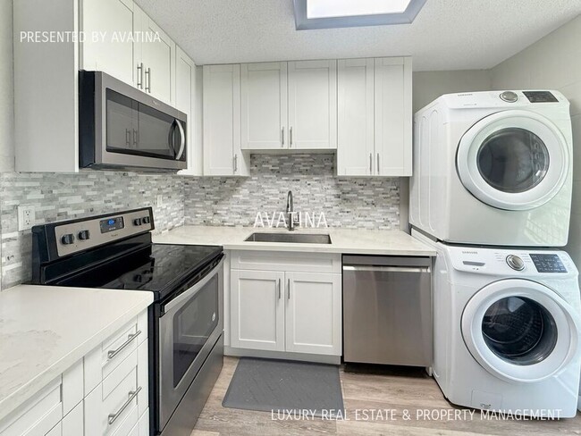Building Photo - 95-2043 Waikalani Pl-A201