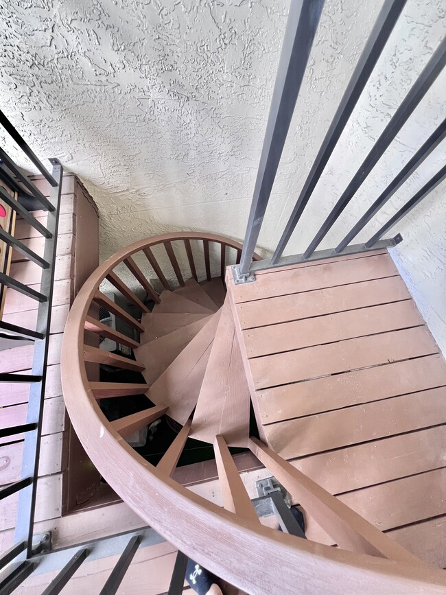 Building Photo - 465 Pinellas Bayway S