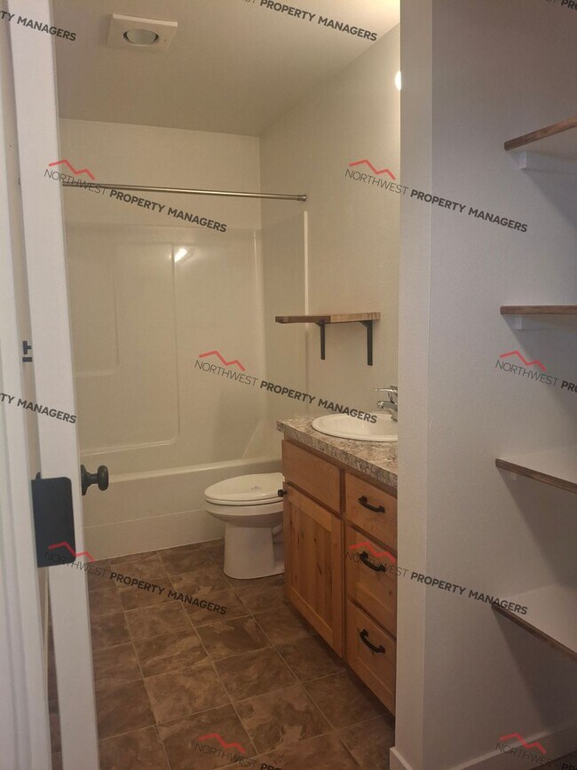 Building Photo - STATUS:  PENDING APPLICATION  | R190| $1995