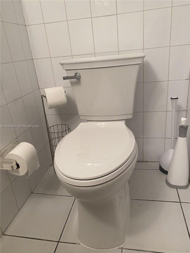 Building Photo - 8950 Collins Ave