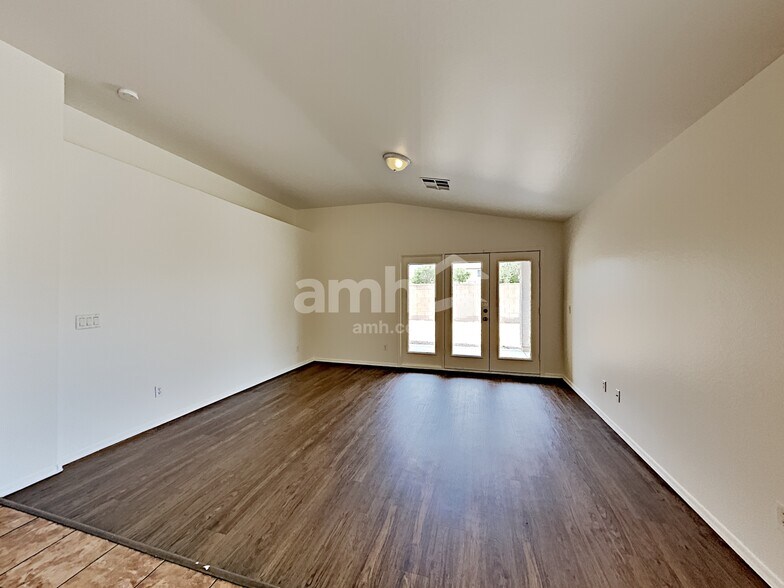 Building Photo - 9910 W Atlantis Way
