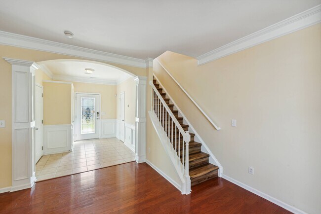 Building Photo - 9520 Mintworth Ave