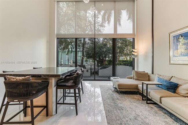 Building Photo - 6000 Collins Ave