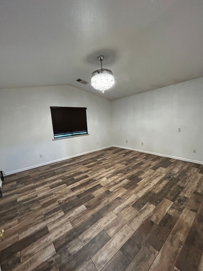 Building Photo - Spacious, open and upgraded home in Northwest Hanford....with 30 solar panels!!!