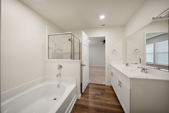 Building Photo - 14551 Maple Field Dr