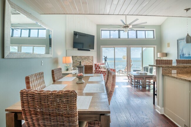 Building Photo - OCEANFRONT, OFF-SEASON FURNISHED UNIT ONLY ONE MONTH LEFT