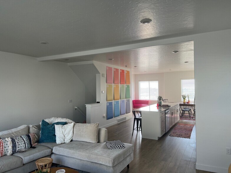 Building Photo - 1147 W 340 S