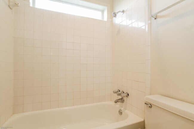 Building Photo - 18515 Denise Dale Ln