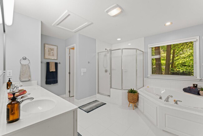 Building Photo - Award-Winning 5BD, 4BA Raleigh Home with Huge Bonus Outdoor Pavillion