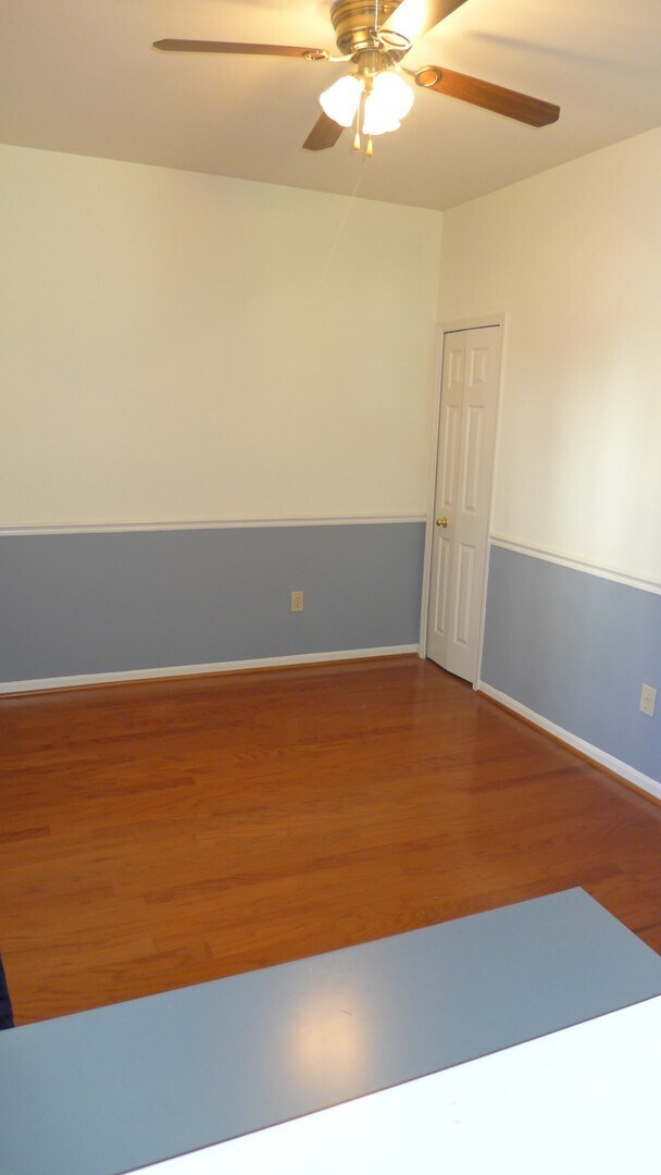 Building Photo - 1426 Nutwood Ct