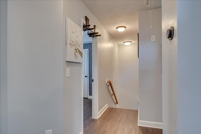 Building Photo - 4 bed, 2.5 bath home on corner lot with 2 car garage and fenced in back yard