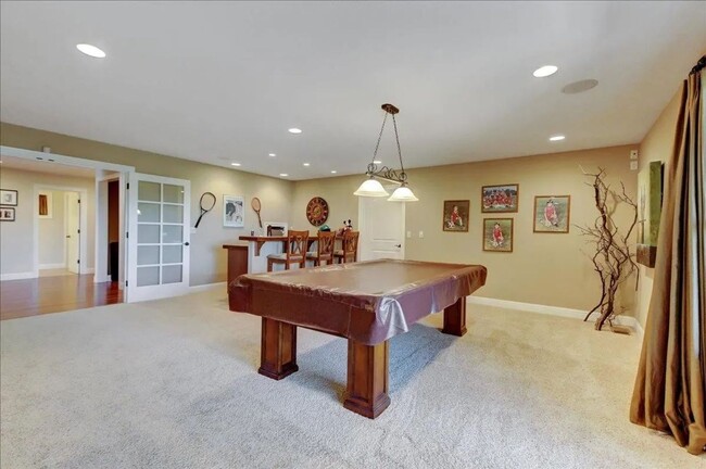 Building Photo - Lake View, 5 bedroom, 3 bath home in gated...