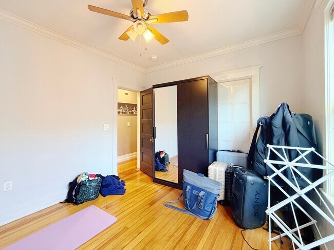 Building Photo - 17 Pleasant St