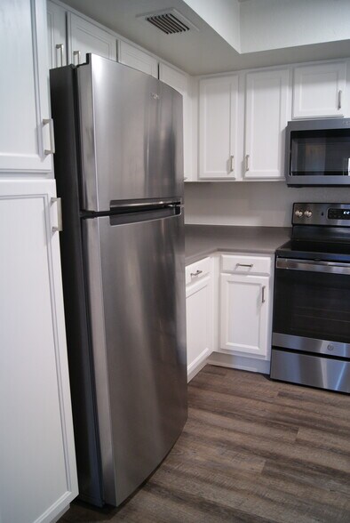 Building Photo - 5950 N 78th St