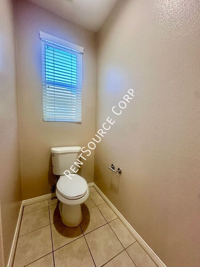 Building Photo - 16339 Mountain Ln