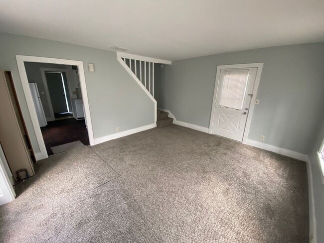 Building Photo - 2 bedroom 1/2 duplex in Lapeer