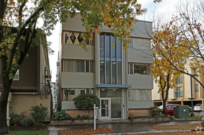 Primary Photo - Judith Manor