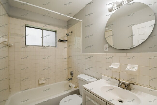 Building Photo - 154 Elbring Dr