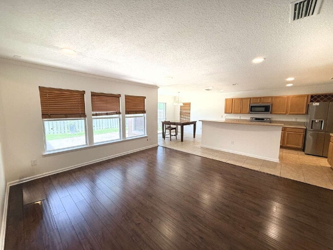 Building Photo - Samara Lakes Home with Fenced Yard