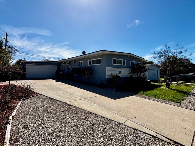 Building Photo - 4 bedroom 2 bath - El Cajon