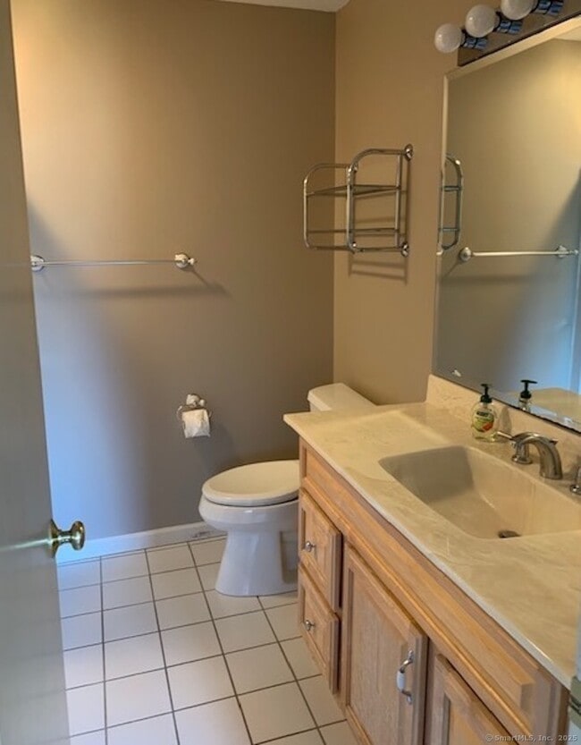 Building Photo - 16 Ancient Hwy