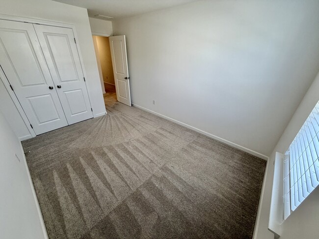 Building Photo - 261 Kenoot Dr