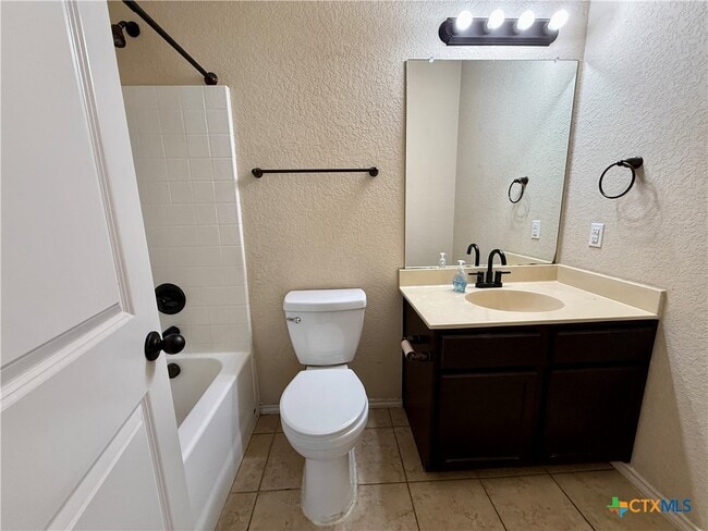 Building Photo - 685 Creekside Cir